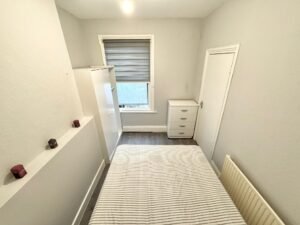 N17 9DD - Disponível Imediato - 1 pessoa £200  - Casal £230