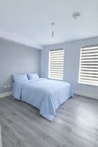 FLAT DISPONÍVEL - RM11 1BB - Romford - Disponível imediato - £1,800 mensal