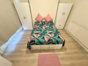 N15 5AE - Disponível imediato - 1 pessoa £200 - Casal £230