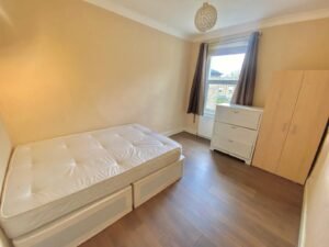 N15 3ST - Disponível 10/06 Quarto - 1 pessoa £200 - Casal £230