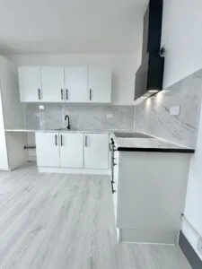 FLAT DISPONÍVEL - SE18 2BA - Plumstead - Disponível imediato - £1,950 mensal